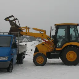 Usługi koparko-ładowarką i transportowe